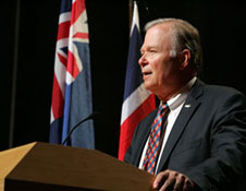 Tery Paulson Speaking in a Keynote Program